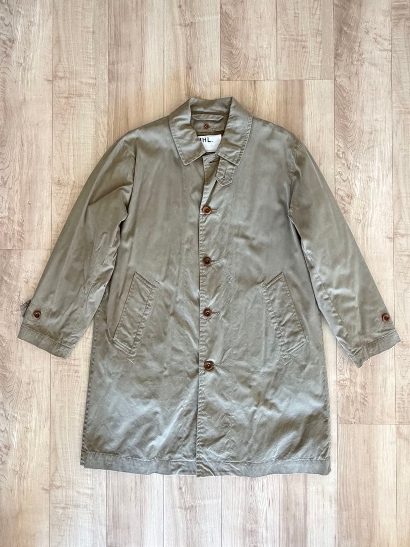 【MHL.】ダウンライナー付きステンカラーコート(オリーブ)