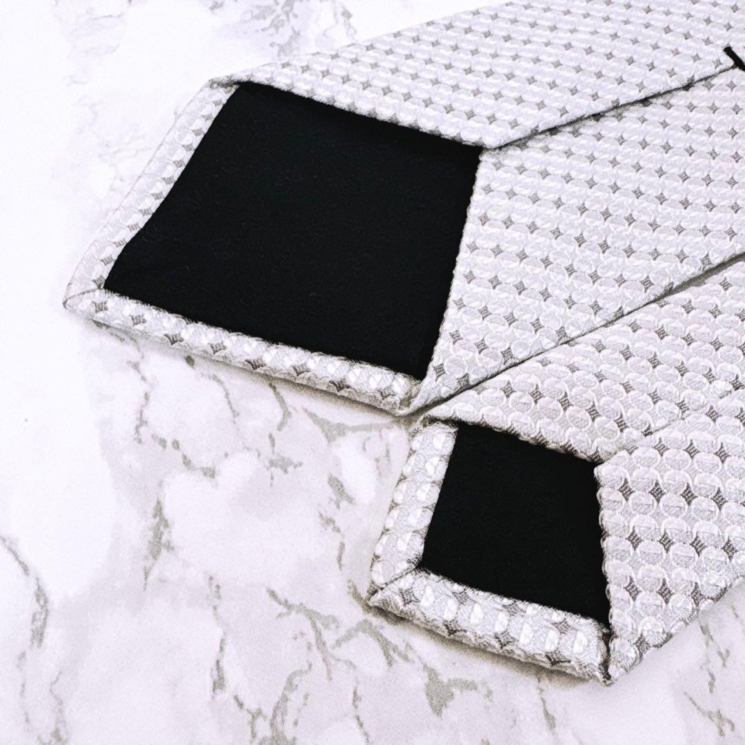 ✨未使用タグ付き✨GUCCI ドットストライプ　各シーンに万能重宝　ネクタイ