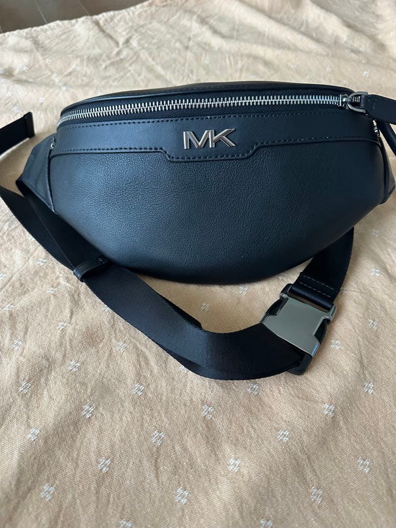 マイケルコース　メンズ　黒 ウエストポーチ