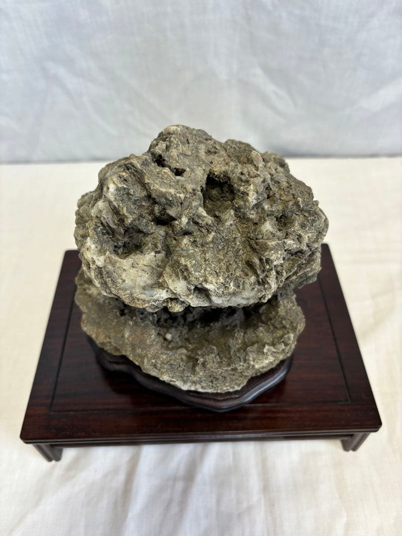 貴船洞窟茅舎石　鑑賞石 天然石 水石 自然石 置物 原石 石の置物 盆栽