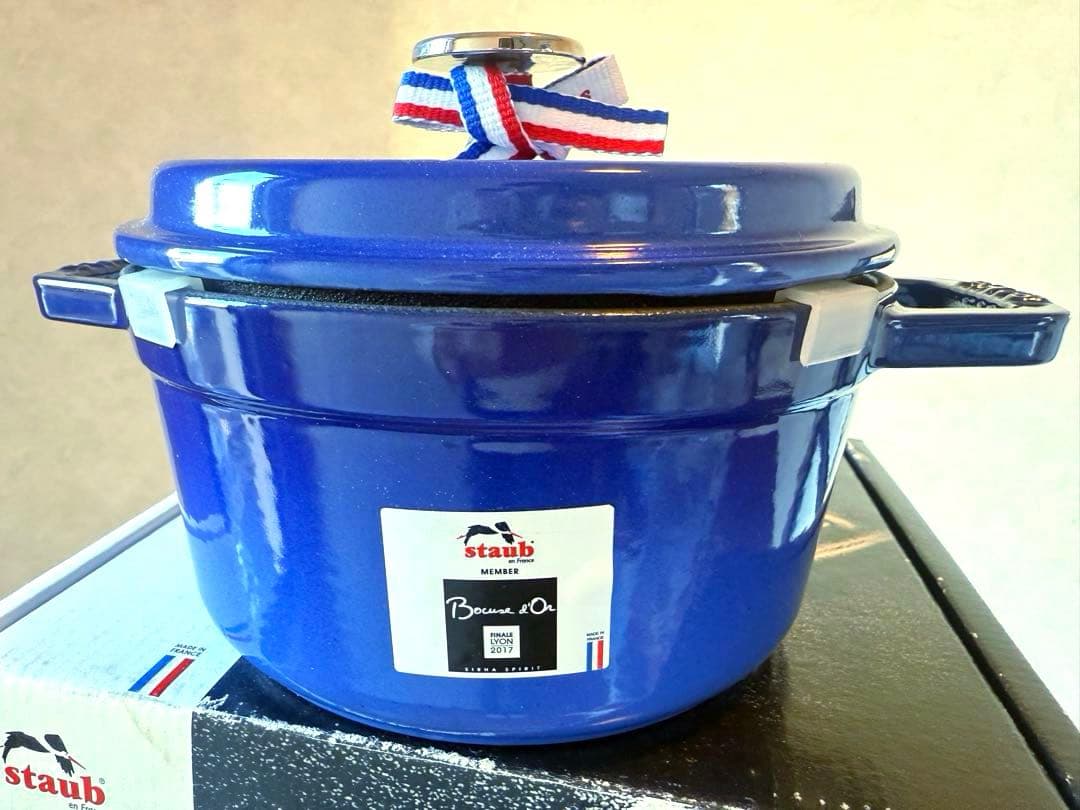 ストウブ希少限定ロイヤルブルー新品ラウンドココット１６ｃｍ箱＆生涯保証付