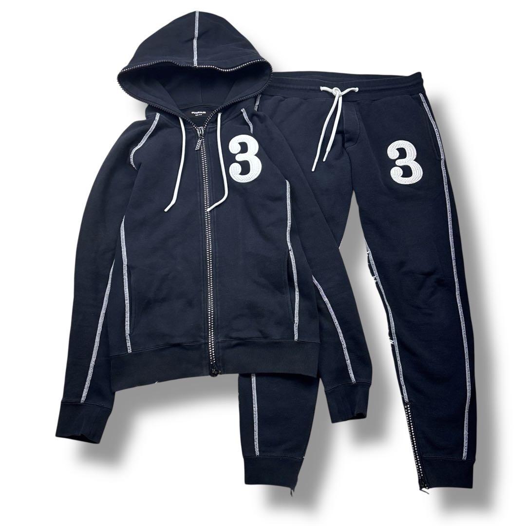 1PIU1UGUALE3 RELAX セットアップ 上下3ロゴ ラインストーン