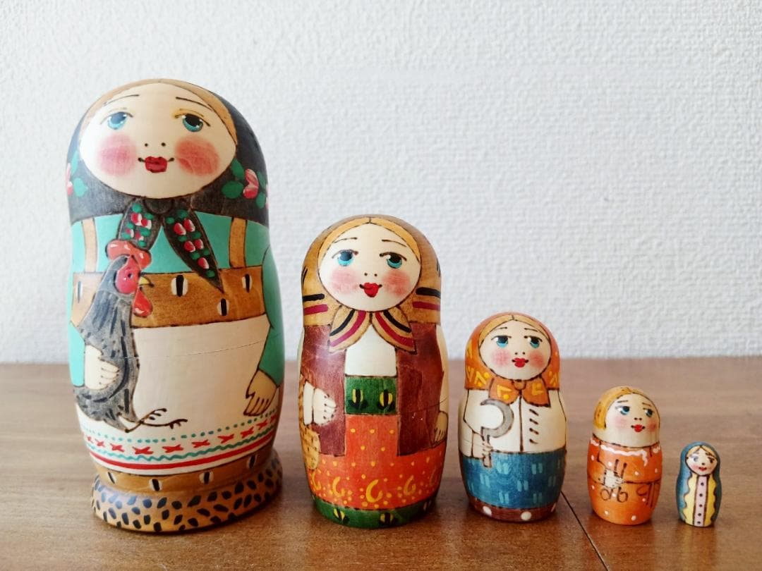 【LYH046】北欧ロシア雑貨 リューバ作のマトリョーシカ　農村一家