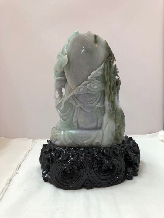 ビルマ翡翠観音様置物❣️天然翡翠　縁起物　贈答品  家庭円満　運気上昇❣️