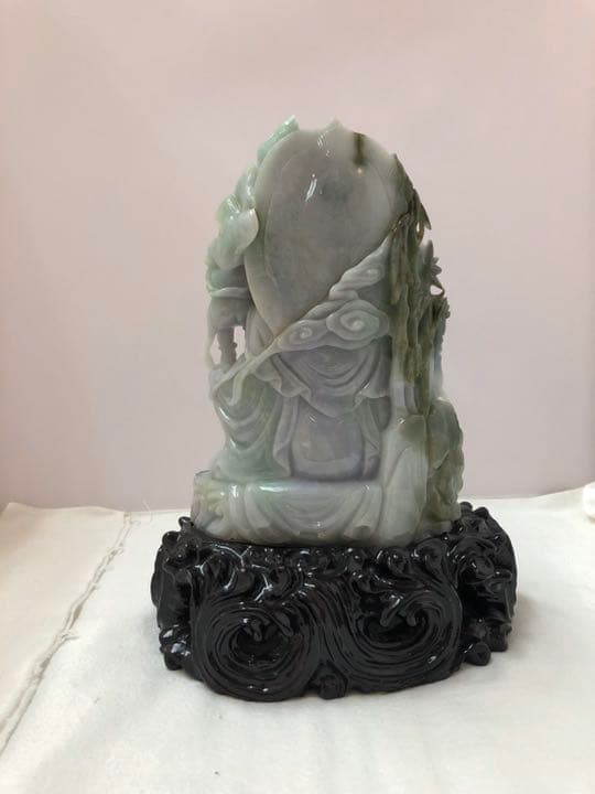 ビルマ翡翠観音様置物❣️天然翡翠　縁起物　贈答品  家庭円満　運気上昇❣️