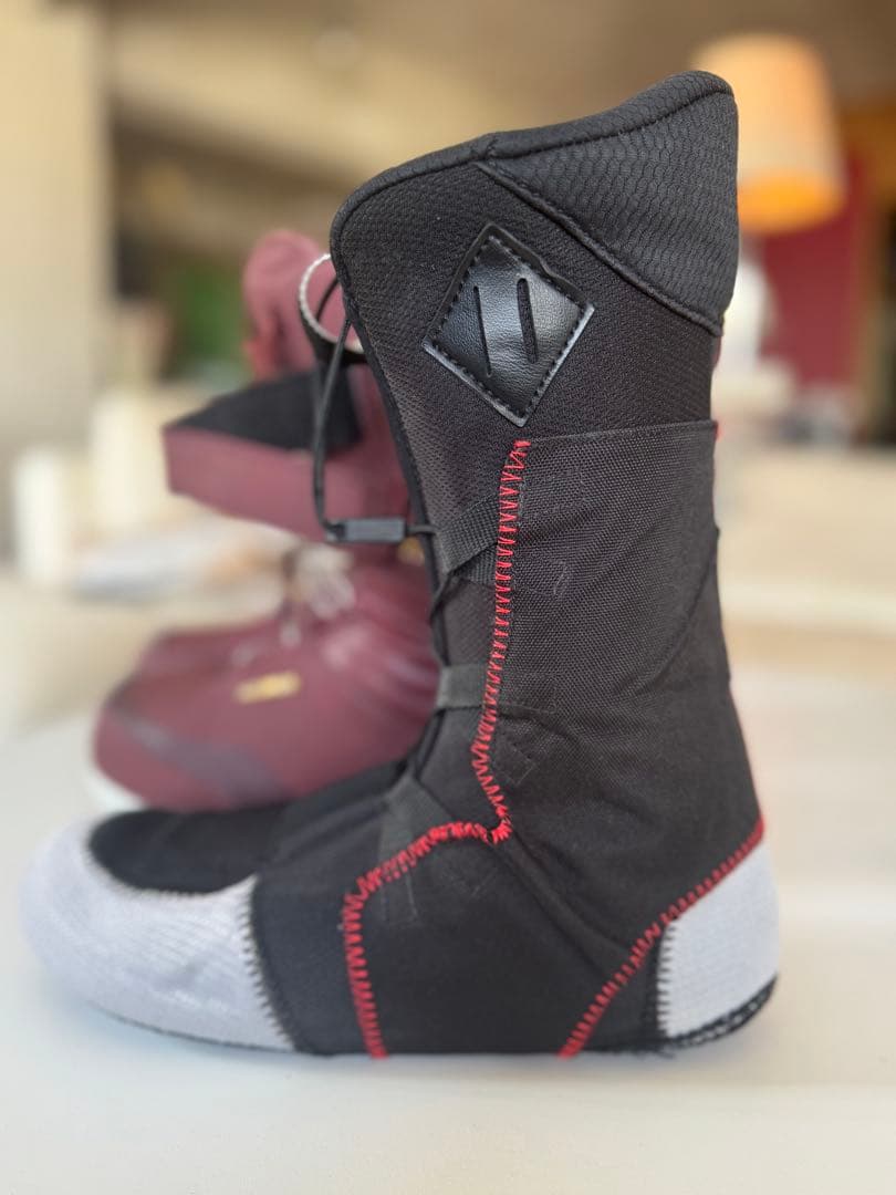 ディーラックス　26.5センチEMPYRE 21-22