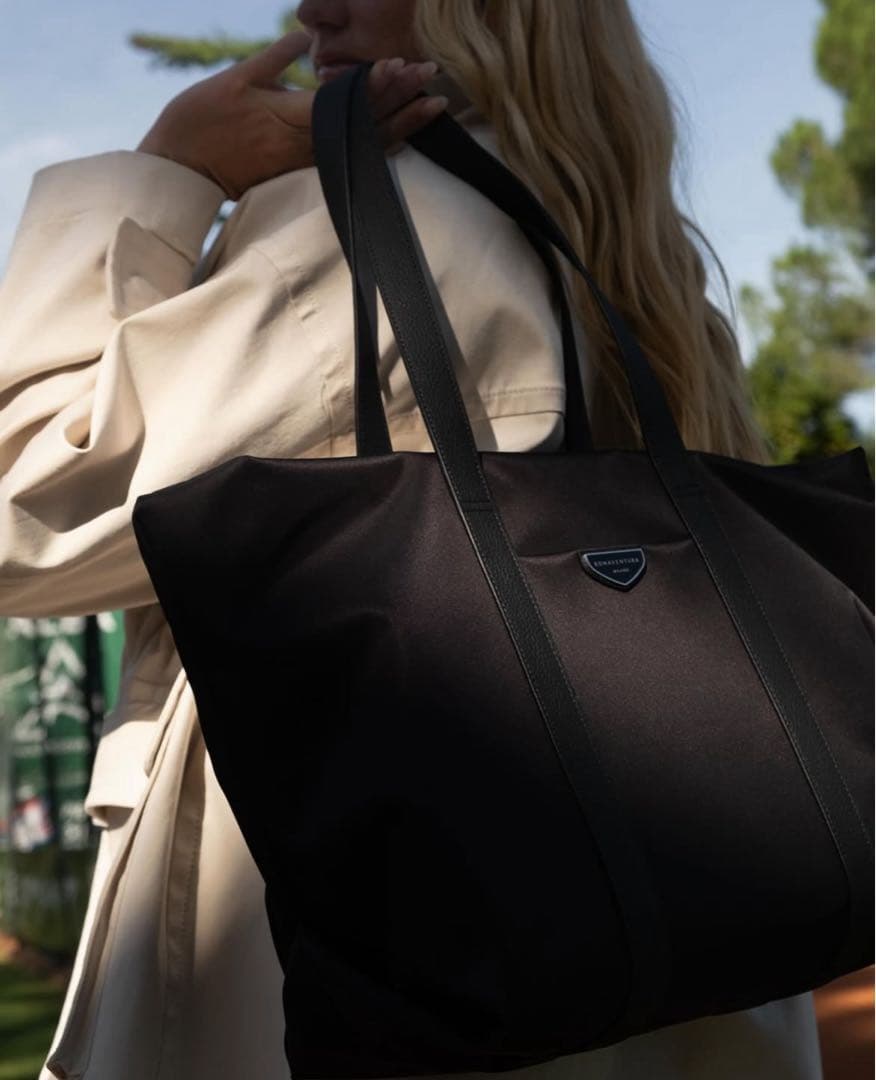 ボナベンチュラ　チェレステ ナイロン トート (ミディアム) ブラック