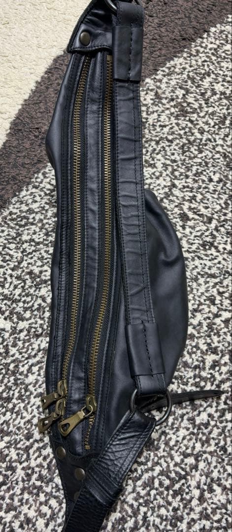 【美品】alfredoBANNISTER レザーショルダーバッグ 三日月バッグ