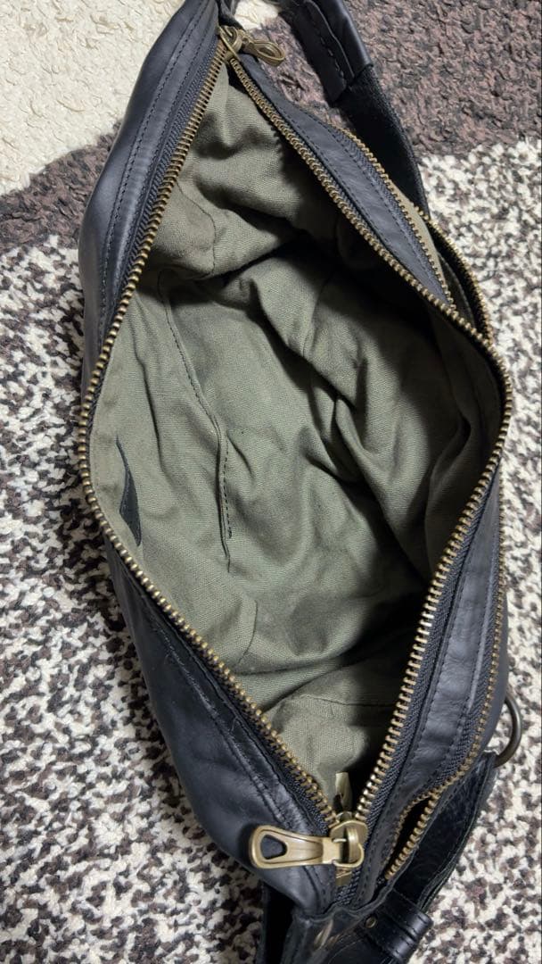 【美品】alfredoBANNISTER レザーショルダーバッグ 三日月バッグ
