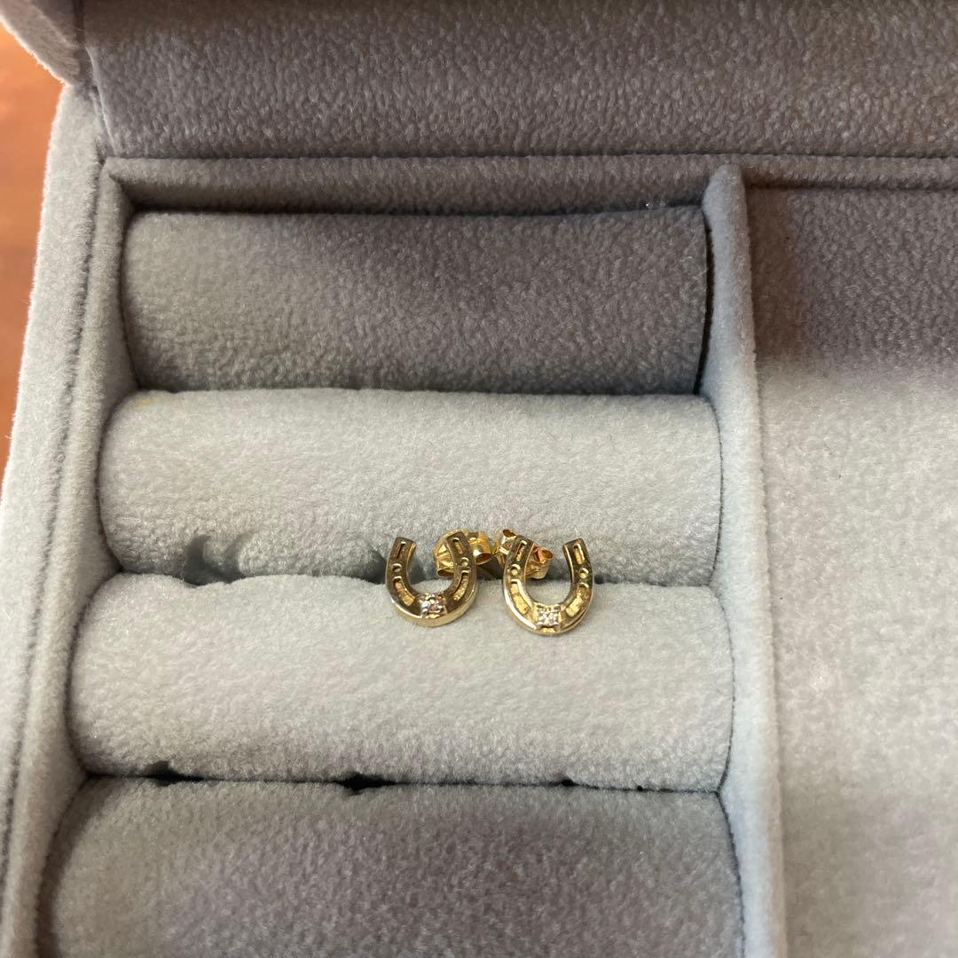 ete ホースシューゴールドピアス