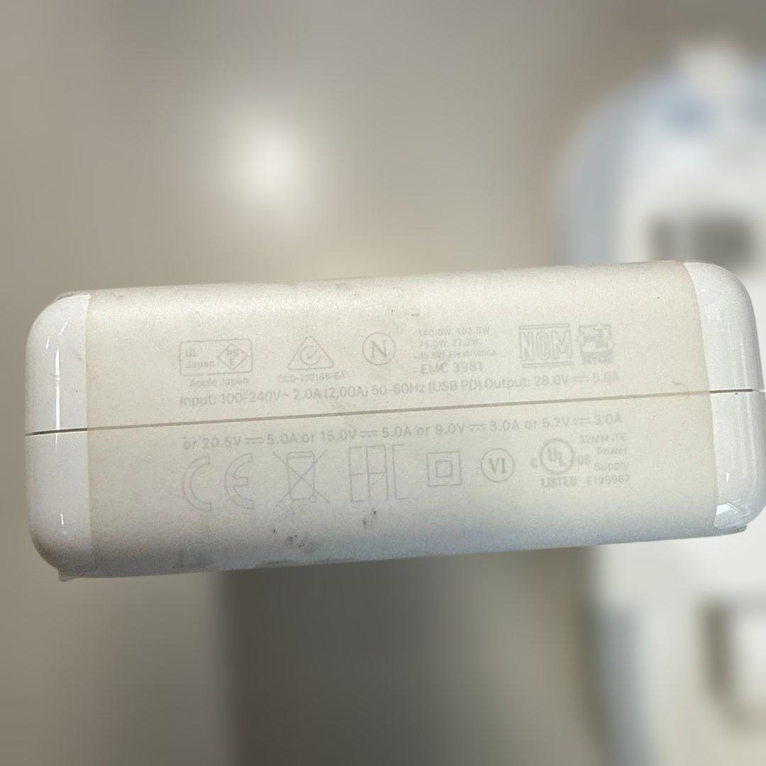 Apple純正 未使用 アダプタとUSB-C-MagSafe3 ケーブル2m