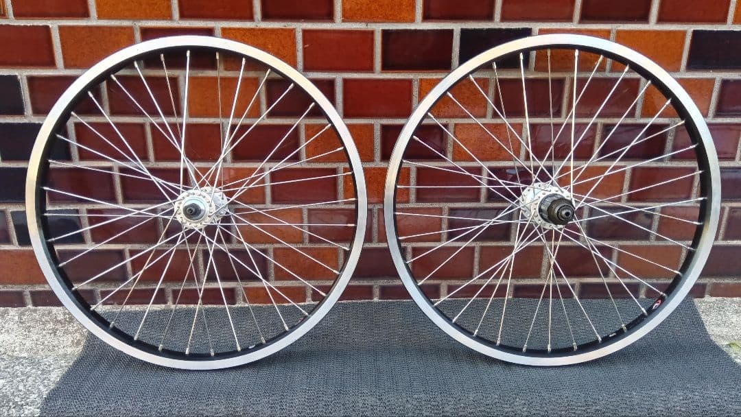 20インチ（406） Capreo 完組ホイルセット