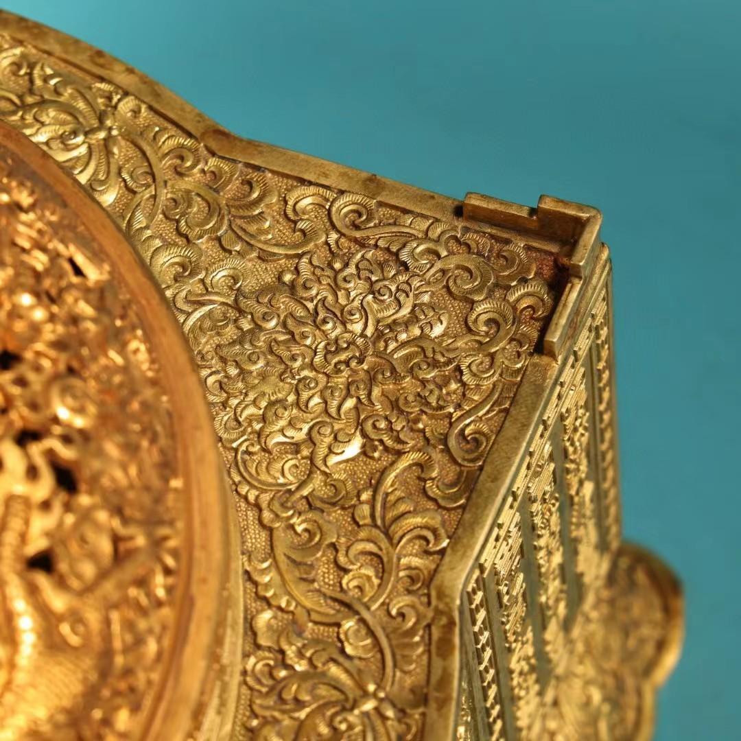 中国古美術・旧蔵鎏金转角煙香炉・純銅细密彫・純手作・高浮彫・置物・茶道具・文房具