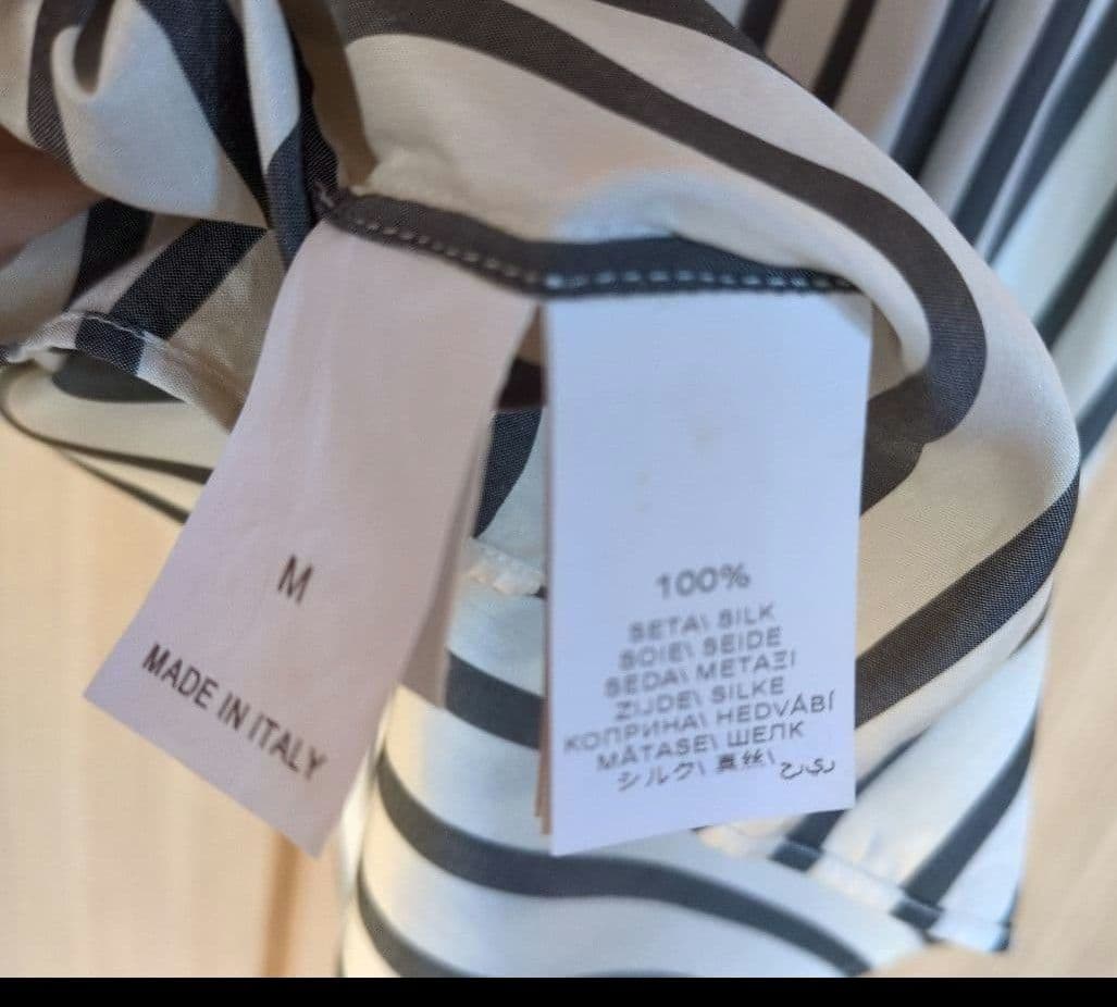 BRUNELLO CUCINELLI カシミヤ Vネックニット Mシルクトップス