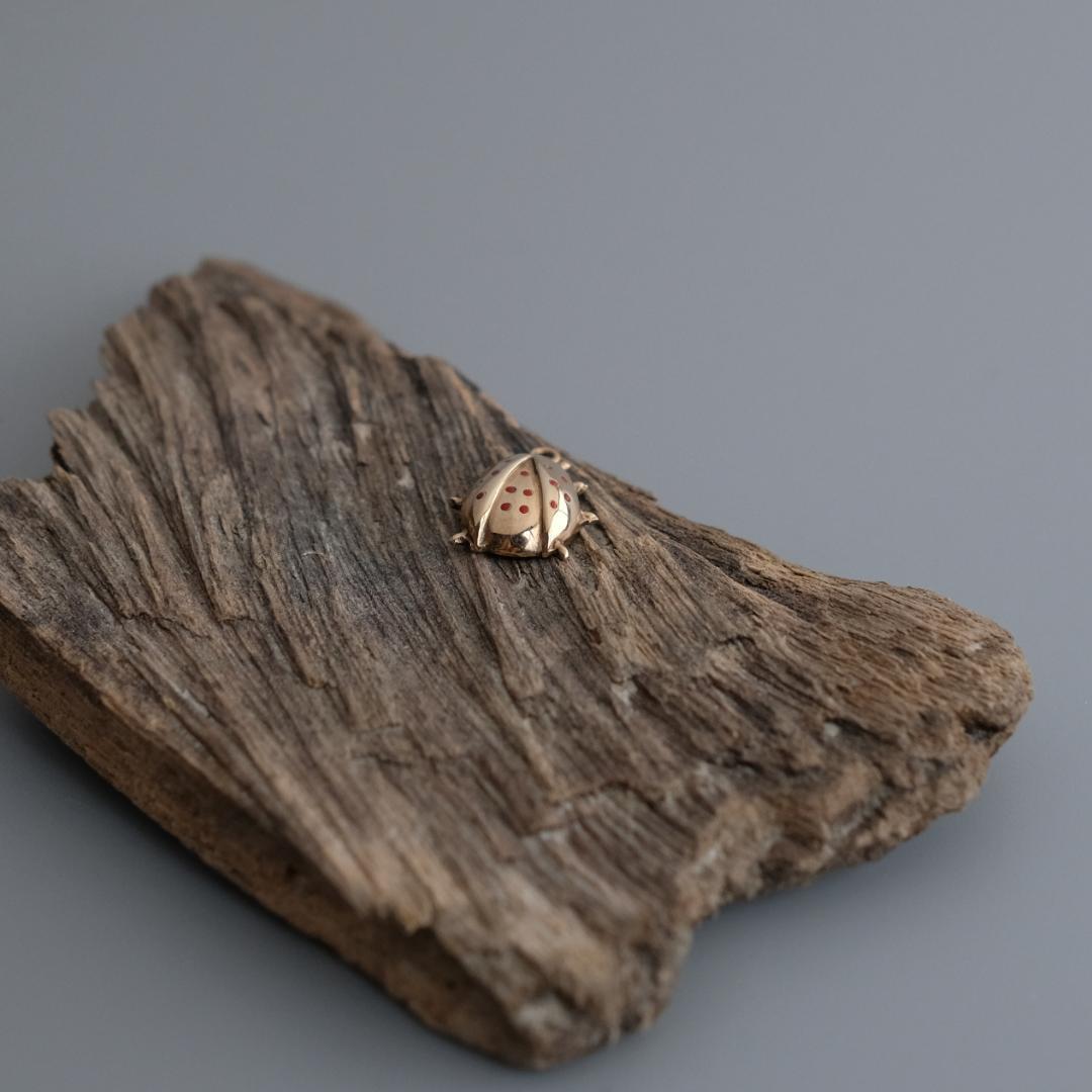 フランス製 ヴィンテージ 9Kてんとう虫チャーム エナメル細工 幸運1960年