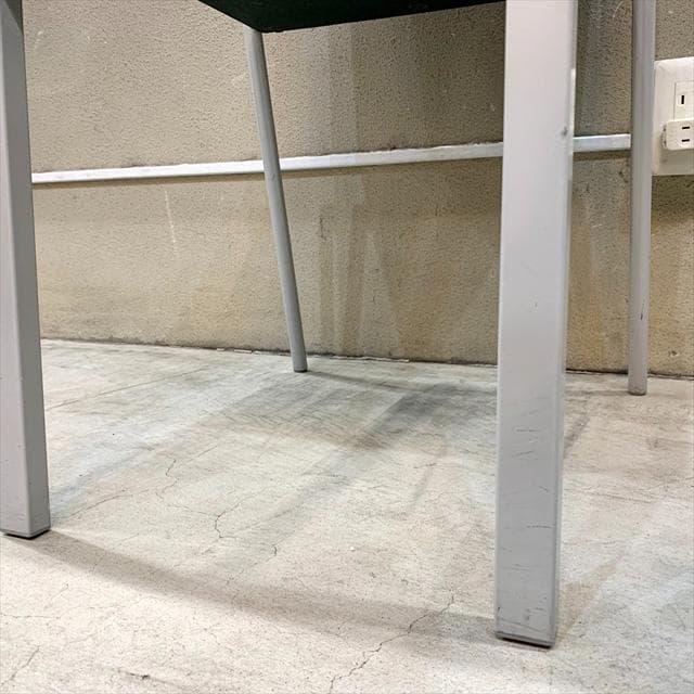 ヴィトラ（vitra）.03（ゼロスリー）チェア②