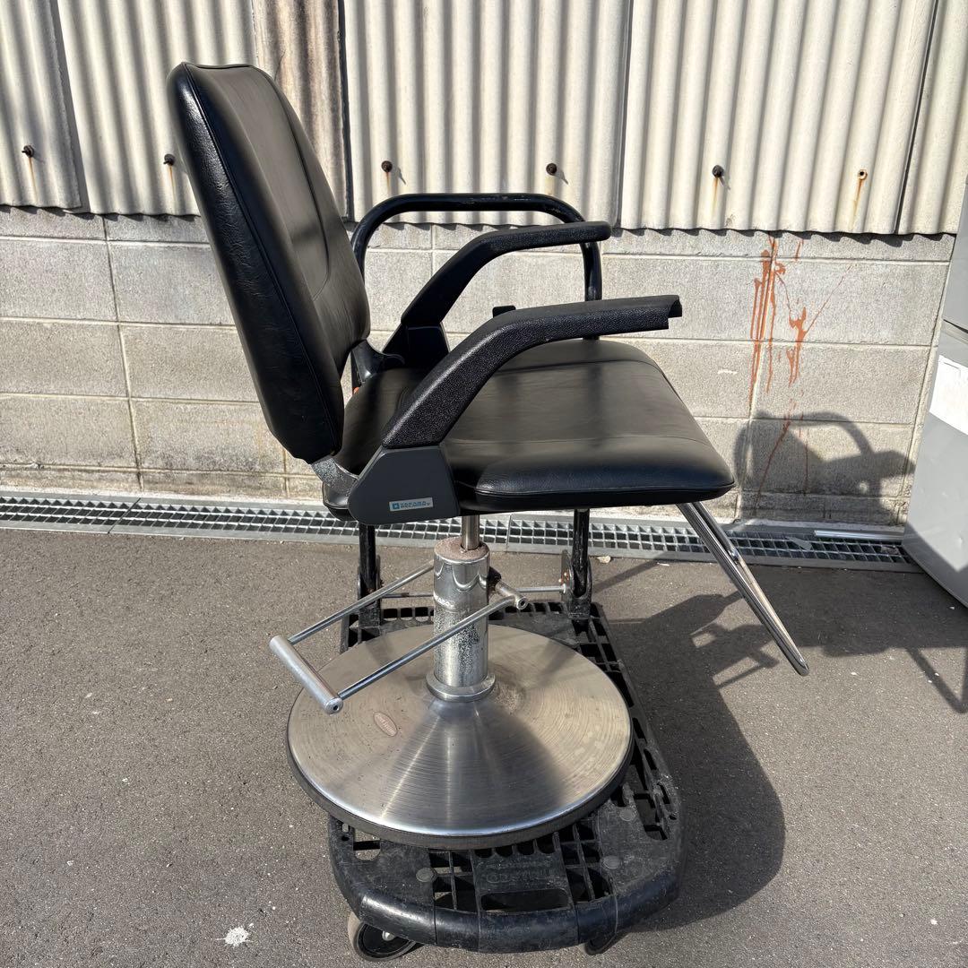 タカラベルモント スタイリングチェア サロン アーム割れあり