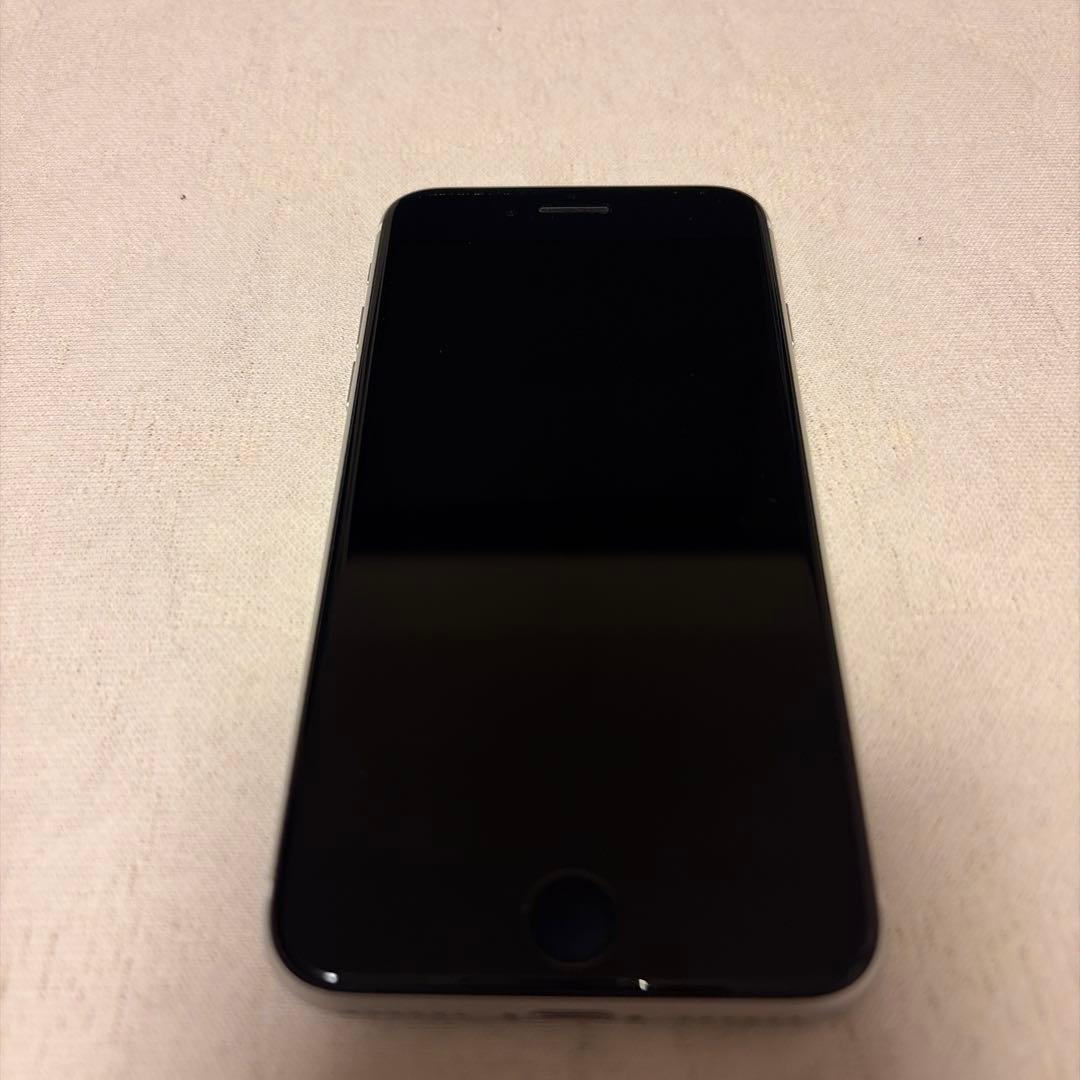faniさん専用　iPhone SE2 128GB美品 箱あり付属品は全て未使用