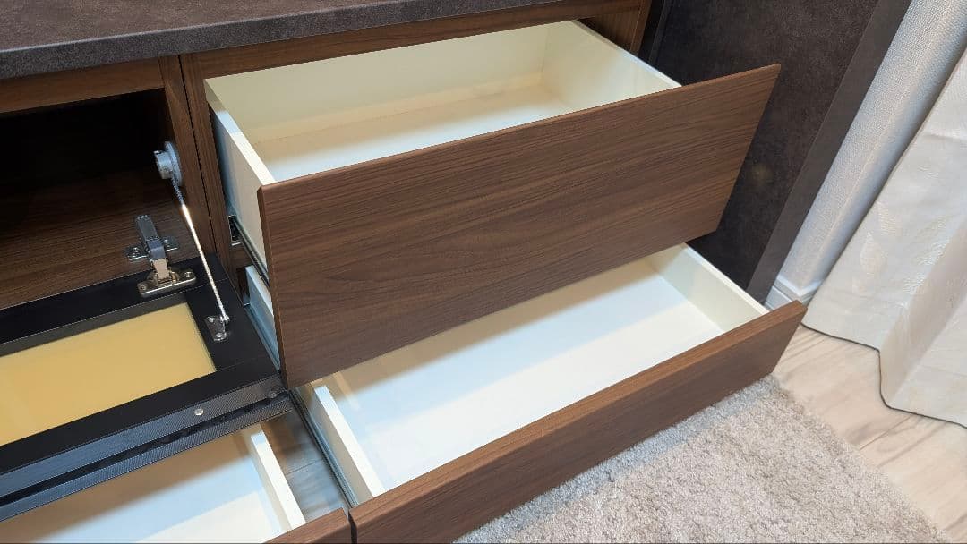 ★Pamouna製★　壁掛け天板／コンセント／引き出し式　テレビボード