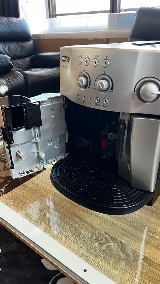 デロンギ マグニフィカ エスプレッソマシン ESAM1200J