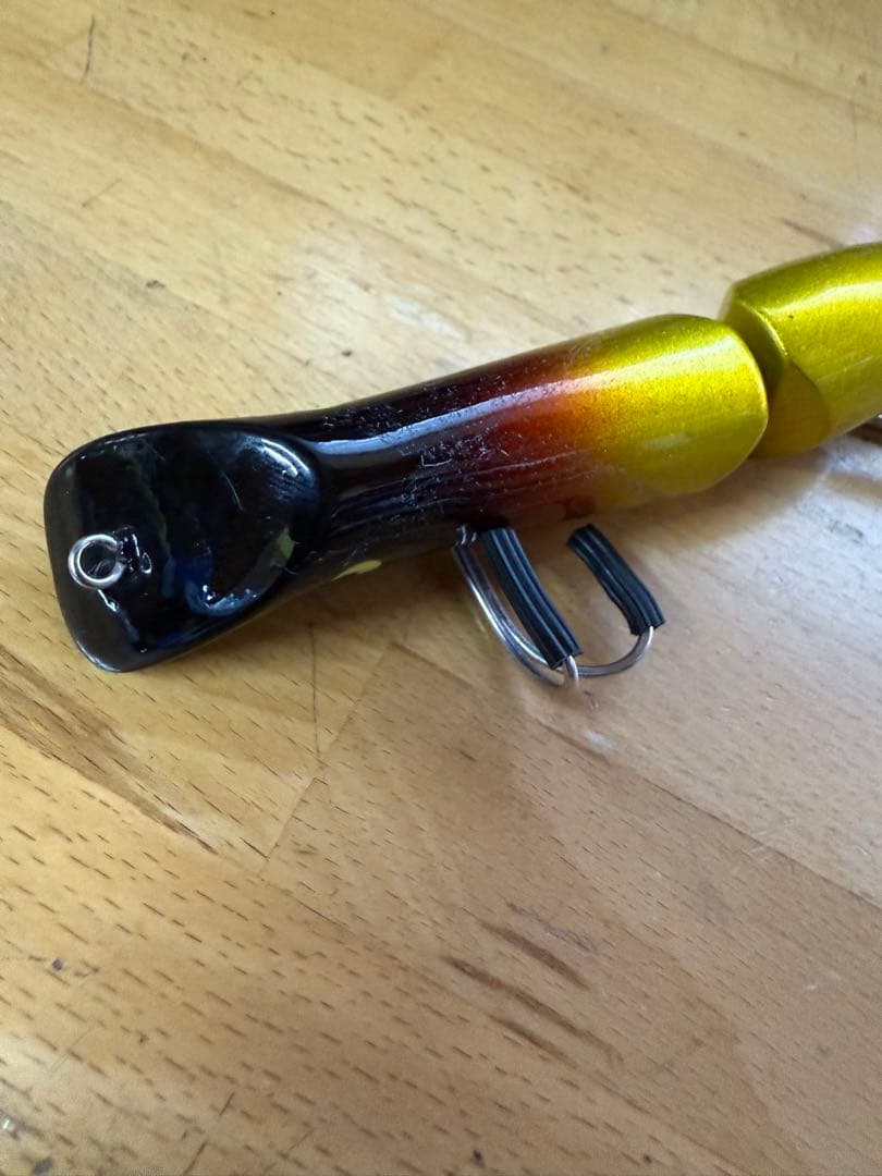 トップウォーター ルアー 黒金　タマタマルアー