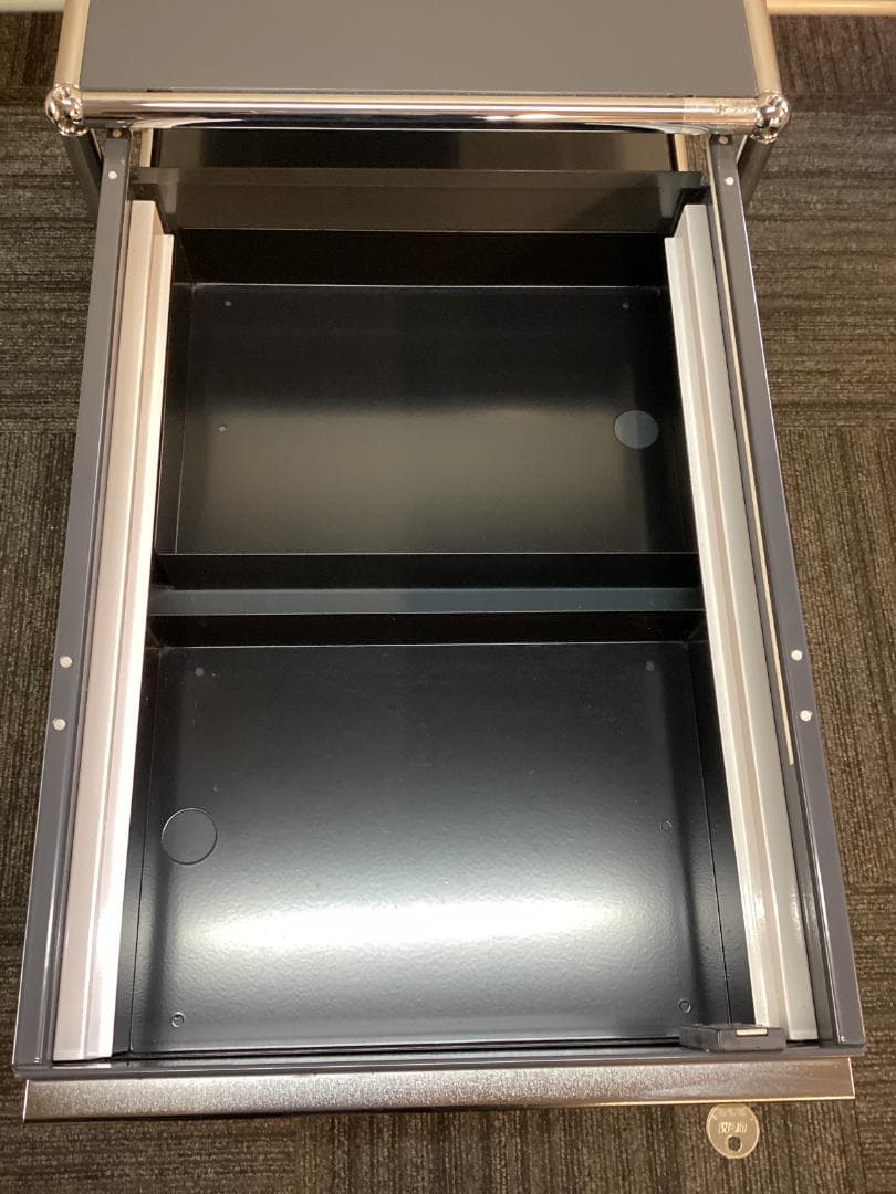 鍵付き　USMハラー　ロールボーイ　２段　デスクワゴン　アントラサイト　D