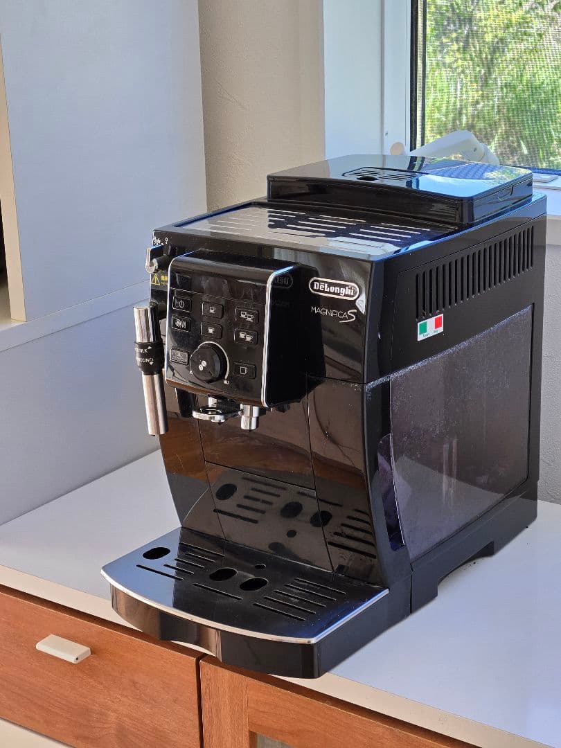 デロンギ マグニフィカS ECAM23120 全自動エスプレッソマシン