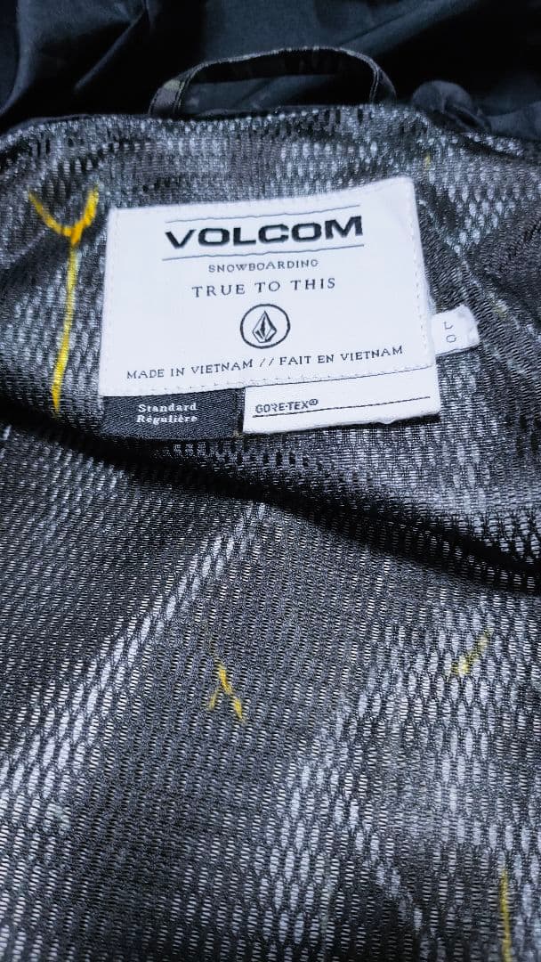【VOLCOM ボルコム】 スノーボードウェア タイガーカモ ゴアテックス