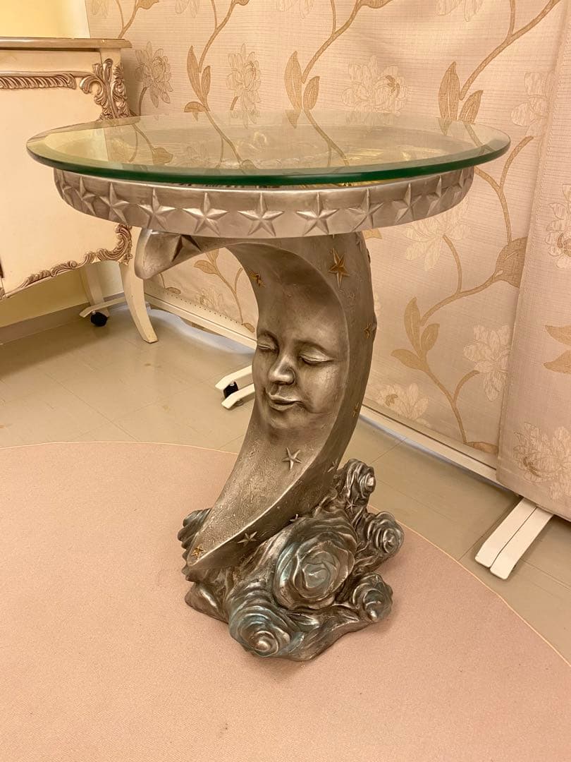 引き取り限定　太陽と月のテーブル　個性的