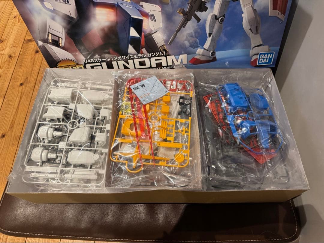 シフォンBANDAI GUNDAM 1/48 MEGAサイズプラモデル