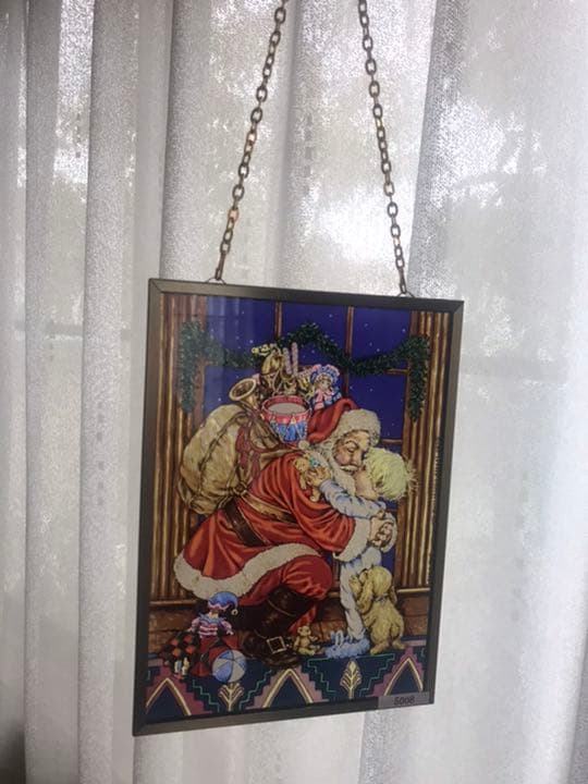 ステンドグラス　壁掛け　\"Santa Hears All\"