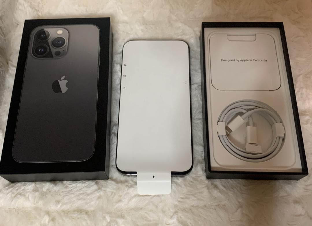 iPhone 13 Pro 256GB、状態良好、ロック解除済み。