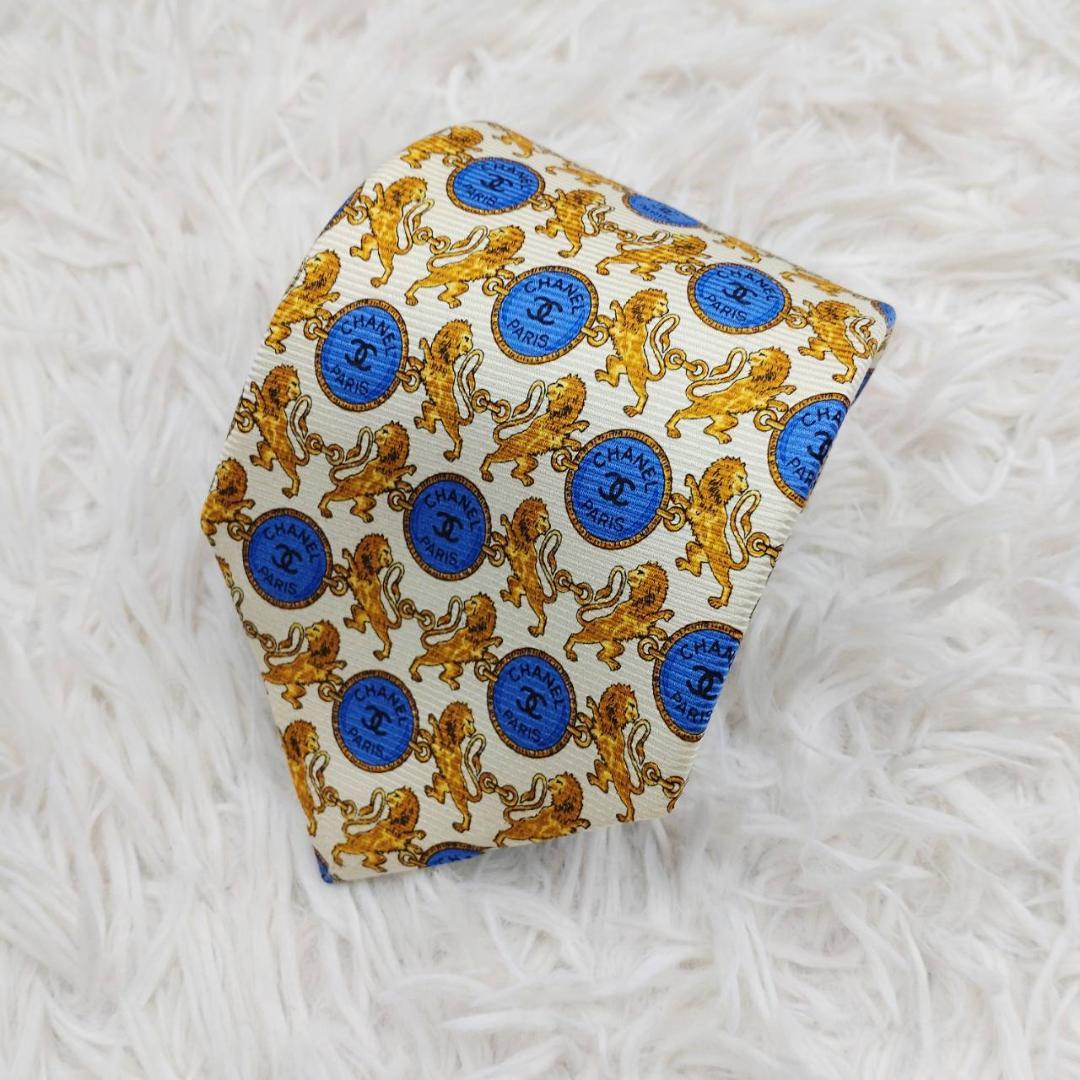 【箱入り未使用】 シャネル 高級シルクネクタイ 総柄 オフホワイト