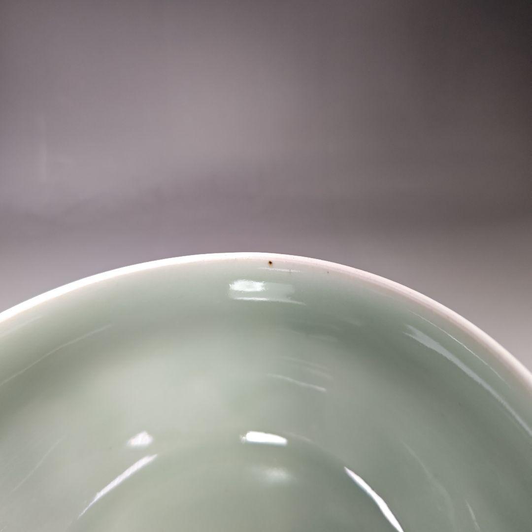 イ653 水指『龍泉窯』『青磁砧牡丹文　水指　替塗蓋付　共箱』茶道具