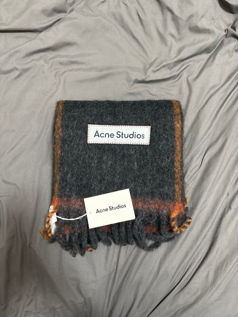 Acne Studios ウールヘアスカーフ・チャロール