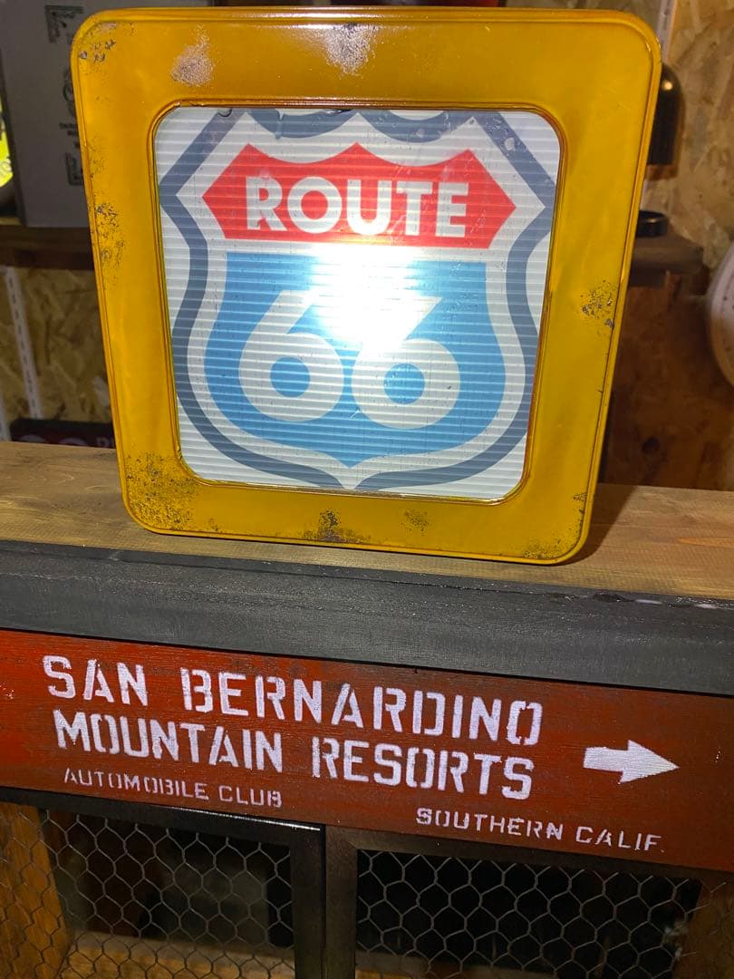 照明付き　収納棚　アメリカン　ROUTE66