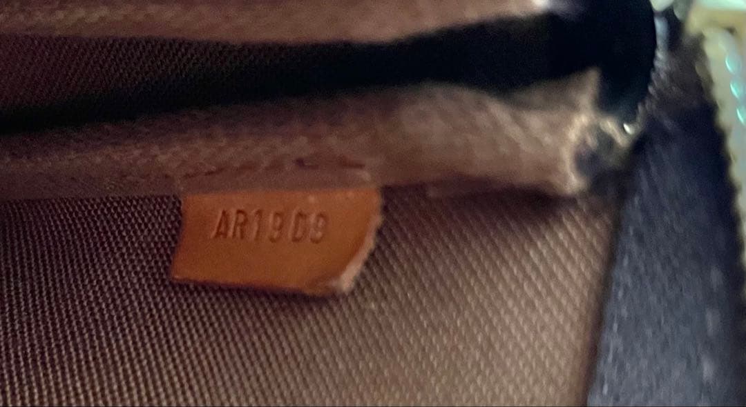 【新品未使用】ルイヴィトン アクセソワール ポーチ ポシェット ＊訳あり