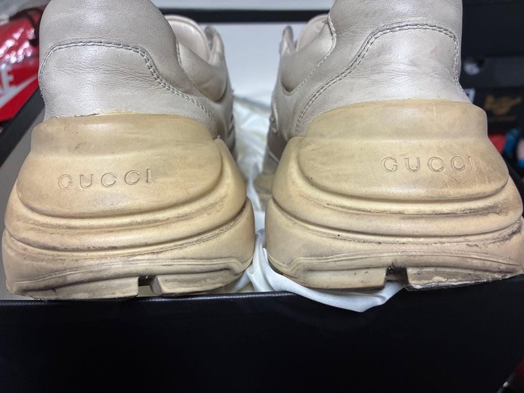 GUCCI ビンテージ加工　ダットスニーカー