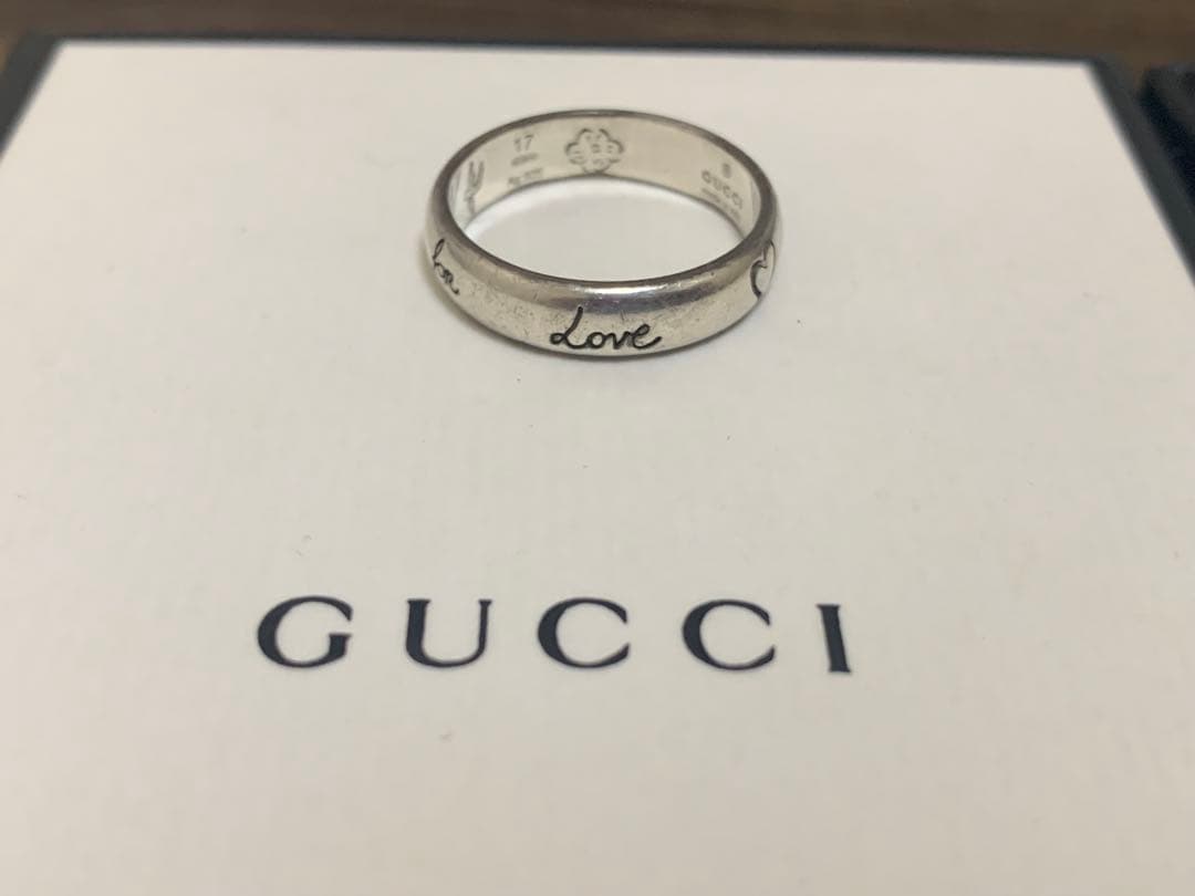 GUCCI シルバーリング Blind for Love 刻印