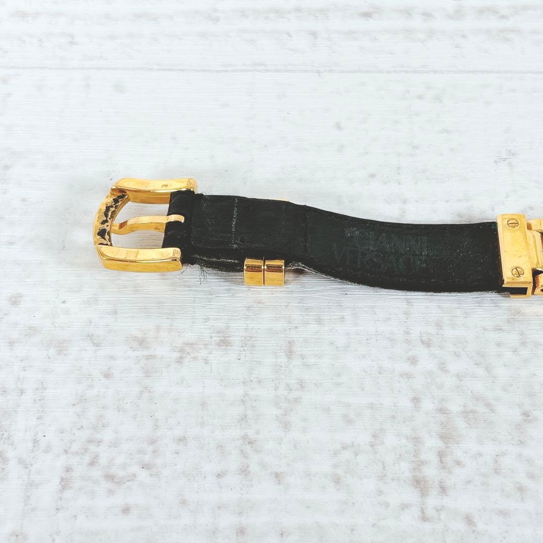 【希少】 ヴェルサーチ レディース 腕時計 メデューサ スクエア ゴールド 四角