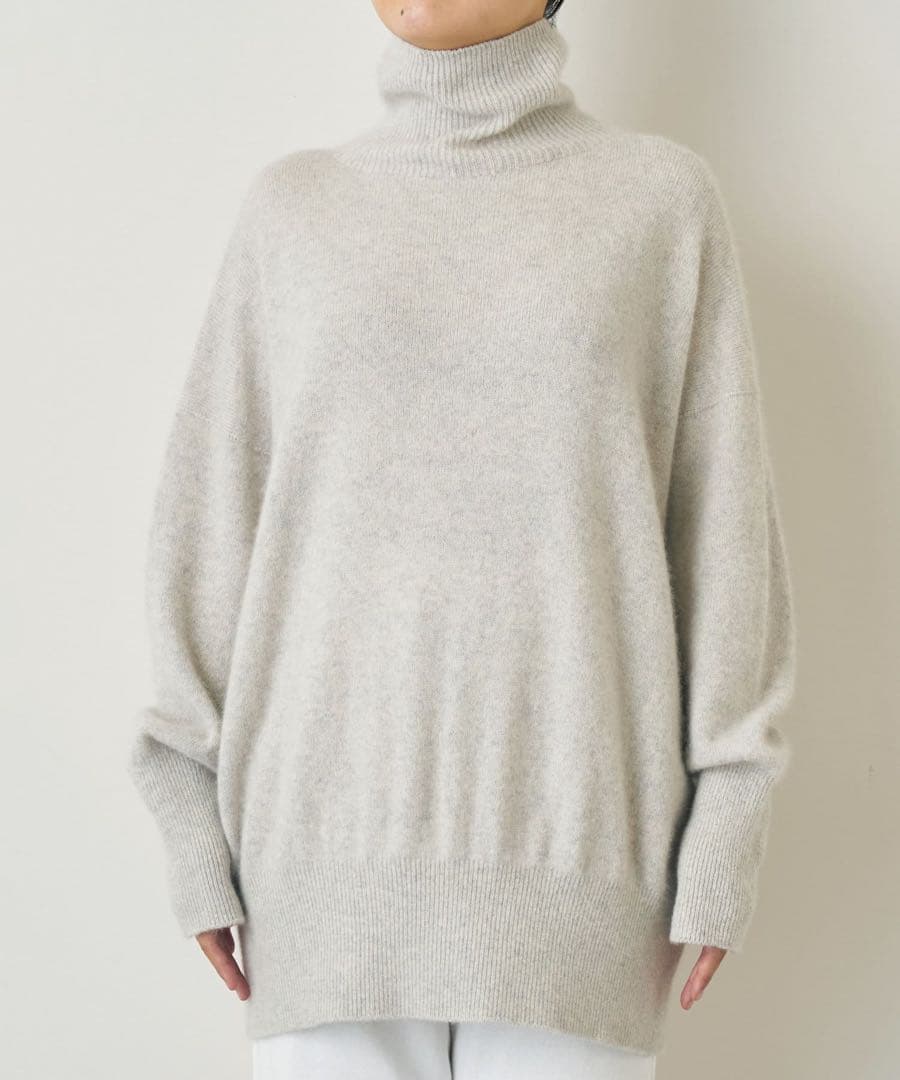 Whim Gazette タートルネックラフライトハイゲージニット　ラクーン混