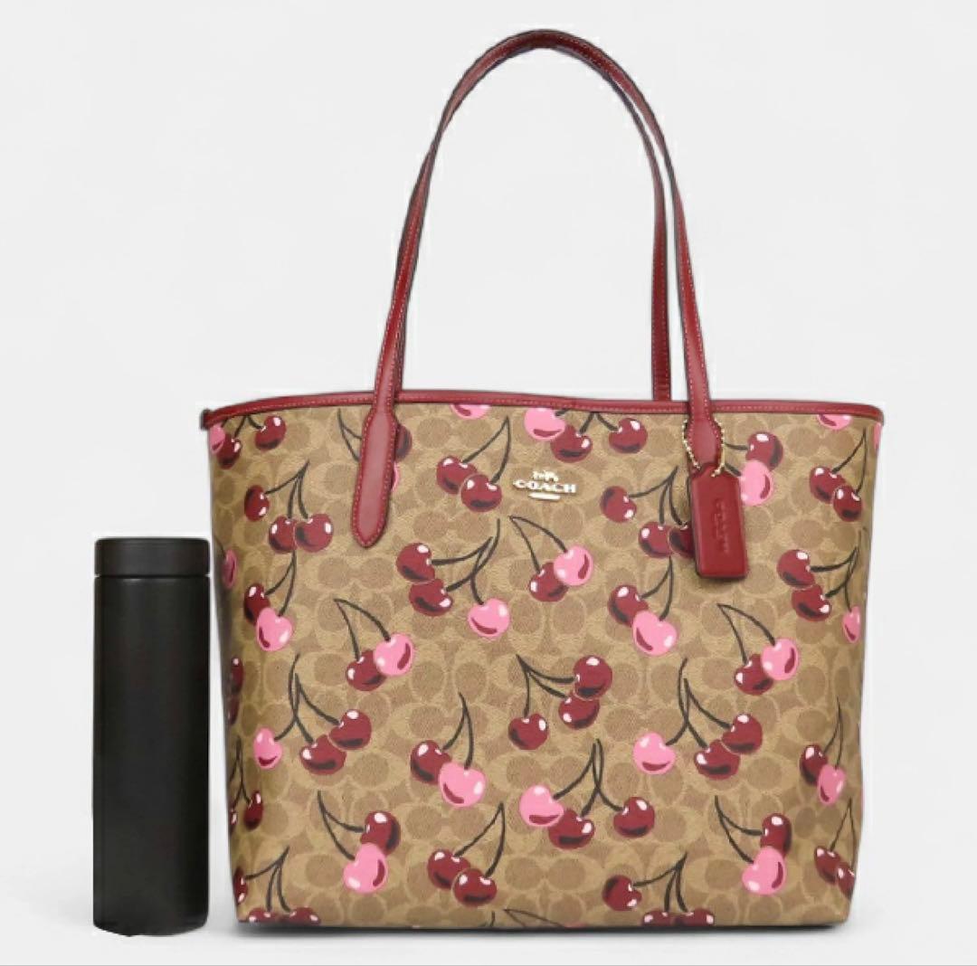 新作、coachコーチシグネチャーチェリープリントトートバッグ