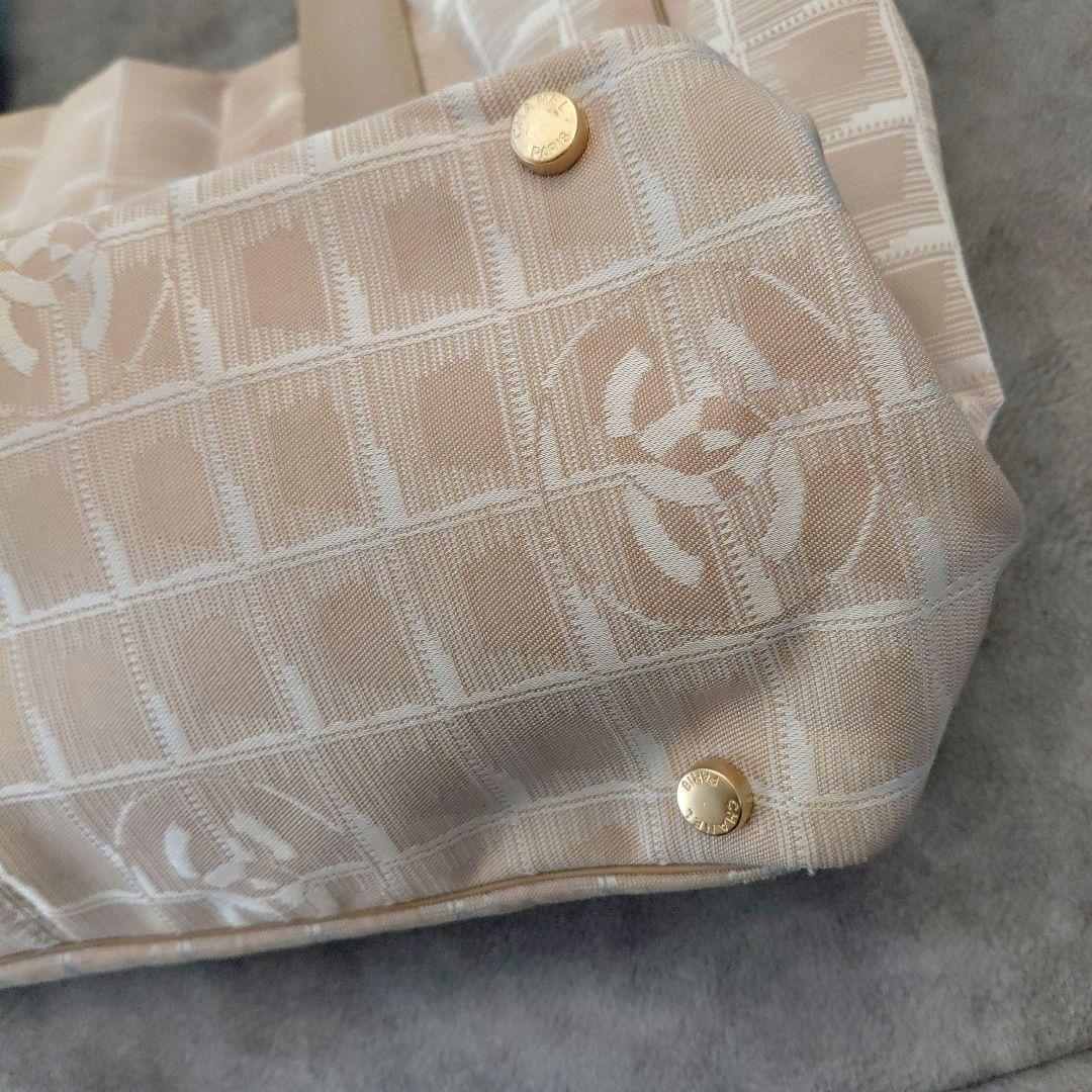 シャネル ニュートラベルライン ベージュ