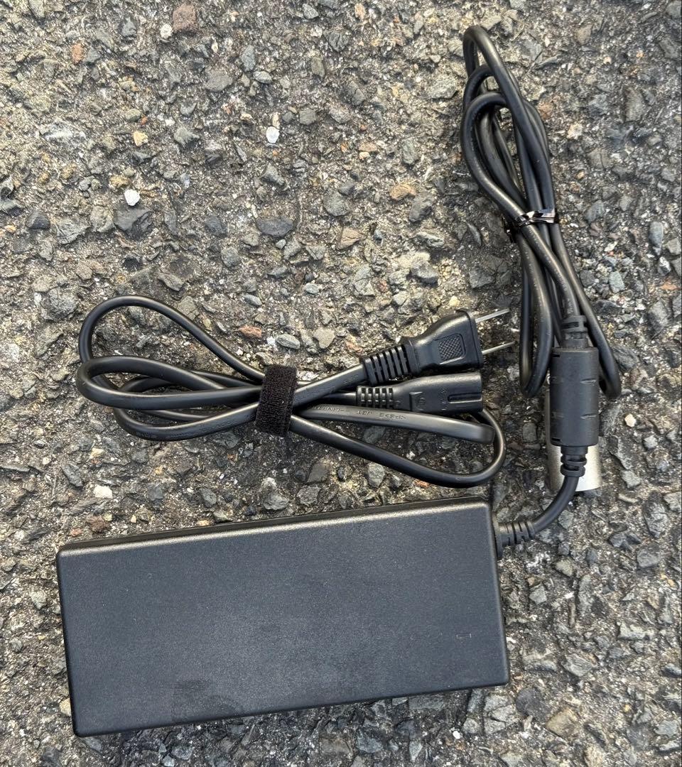 近畿配達は3千引 バッテリー2本♪ WHILL Model C 電動車椅 シニア