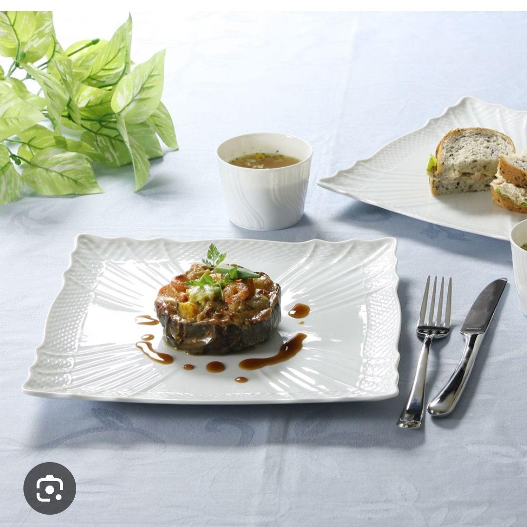 【リチャードジノリ】ベッキオホワイト 22・30cm角皿２点セット　約3.4万円