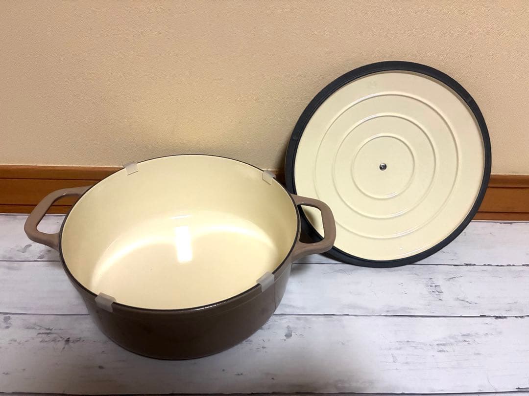 新品　CHASSEUR サブライム ラウンドキャセロール　24cm 両手鍋