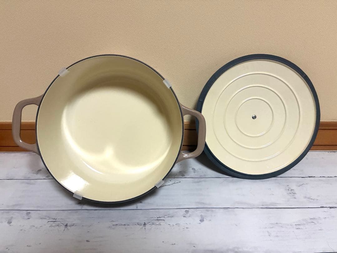 新品　CHASSEUR サブライム ラウンドキャセロール　24cm 両手鍋