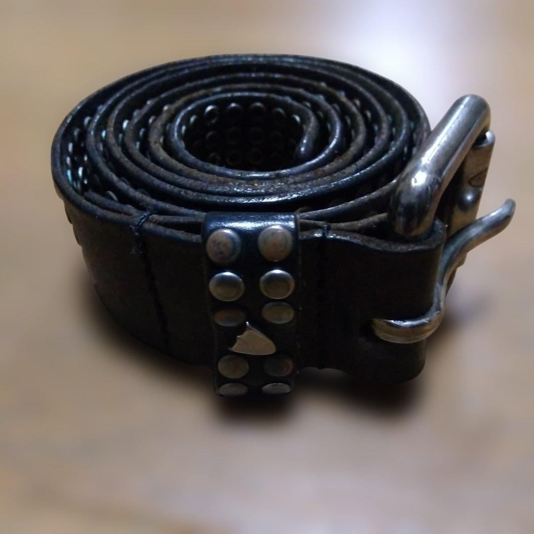 スタッズ付きレザーベルト 100%レザー イタリア製