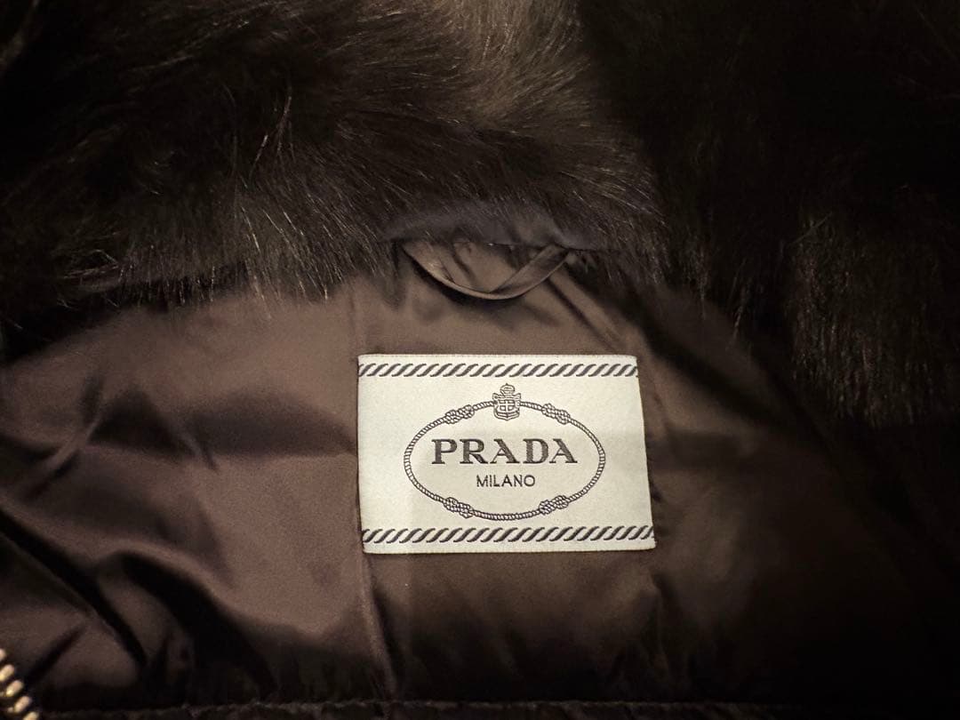 正規品 超美品PRADA ブラック ファー付きダウンジャケット 38 プラダ