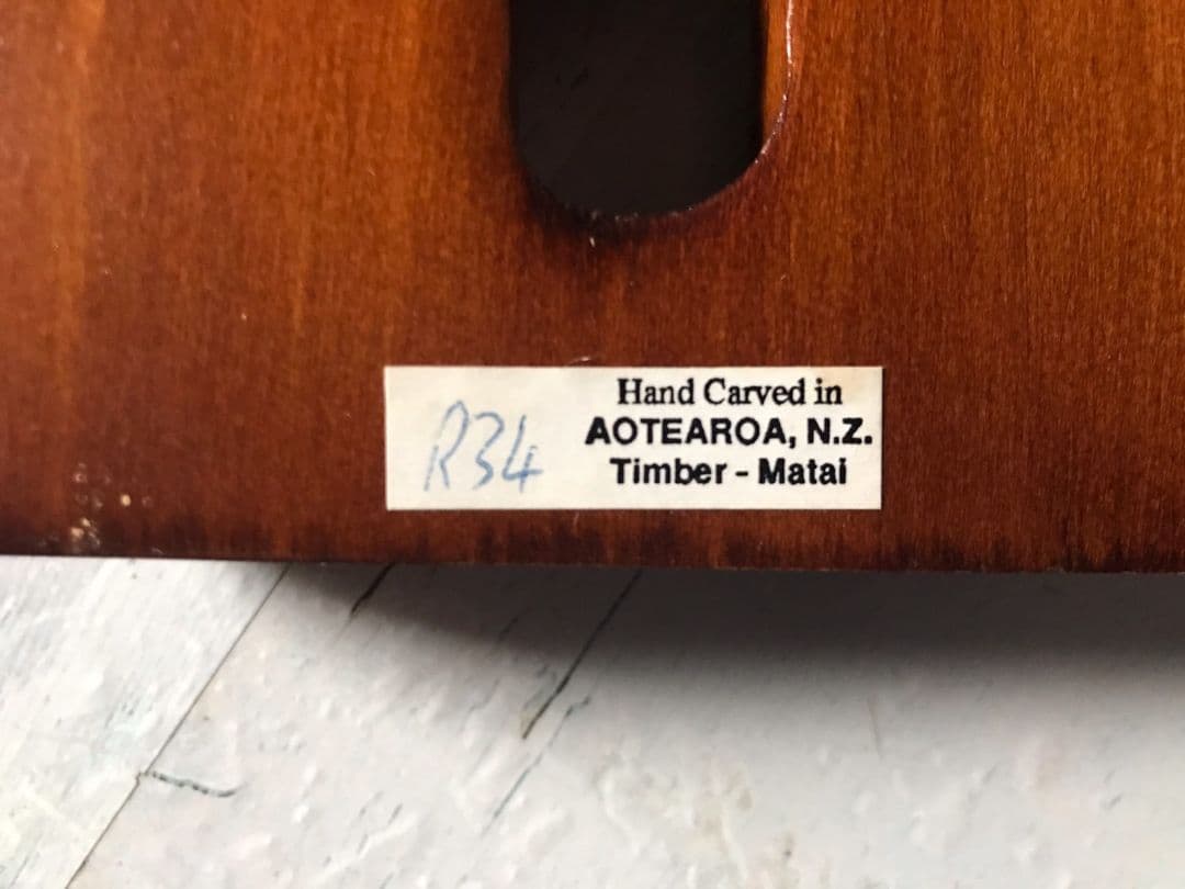 ニュージーランドで購入したマオリ族の木彫り置物